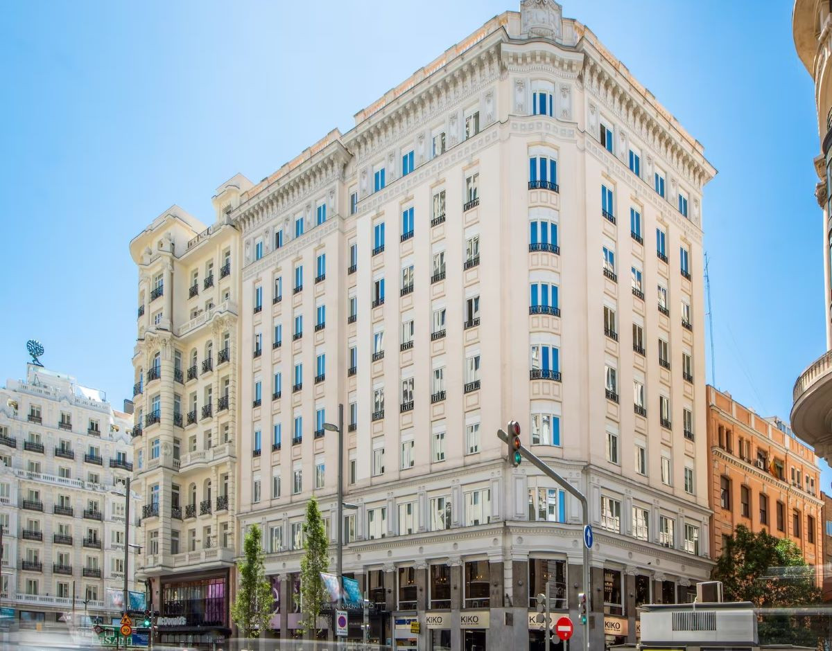 Edificio de Gran Vía 25 anunciado para el proyecto ZEL Madrid; imagen anterior a su transformación